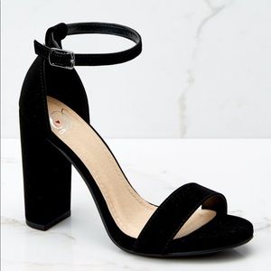 Classic Black Heels 🖤 wedding guest approved